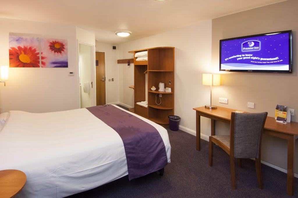 Premier Inn Ashford Central エクステリア 写真